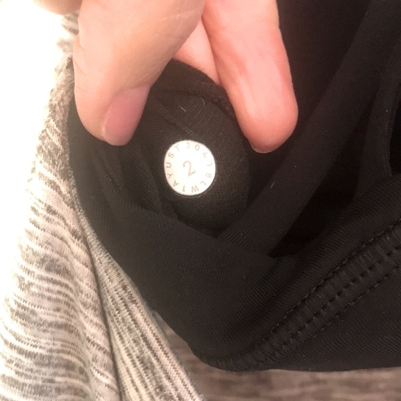 Lululemon Moment to Movement 2-in-1 tank with built-in bra - Picture 7 of 7